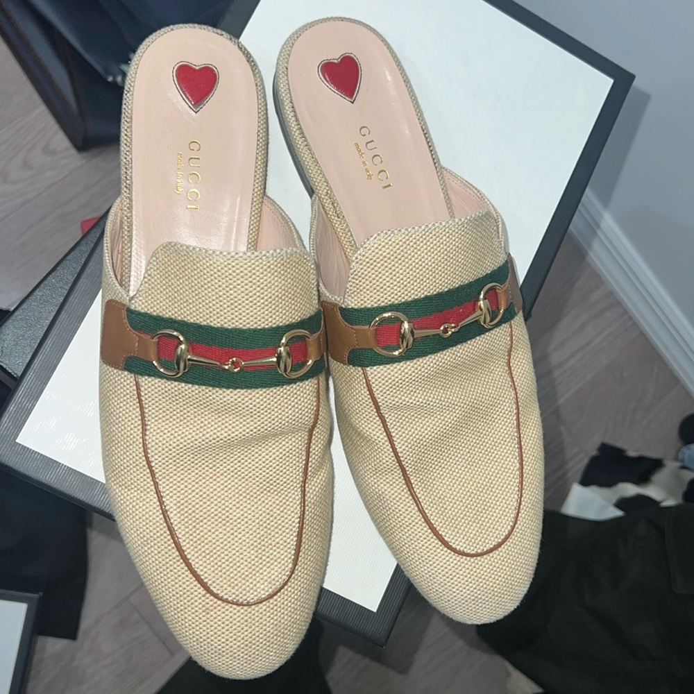 GUCCI